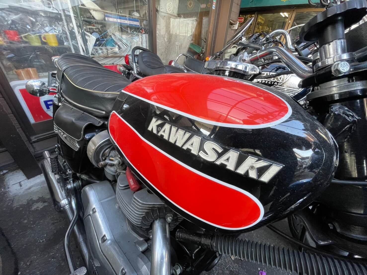 Kawasakiのロゴ部分